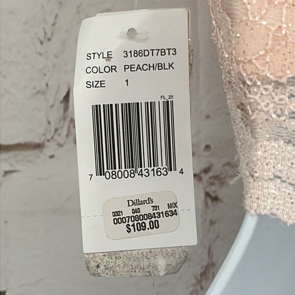 🆕Jodi Kristopher Stretch Lace Crop Top, Size XS - Picture 7 of 9